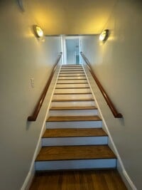 Building Photo - 2 Bedroom 1 Bathroom Apartment in Rosewood...