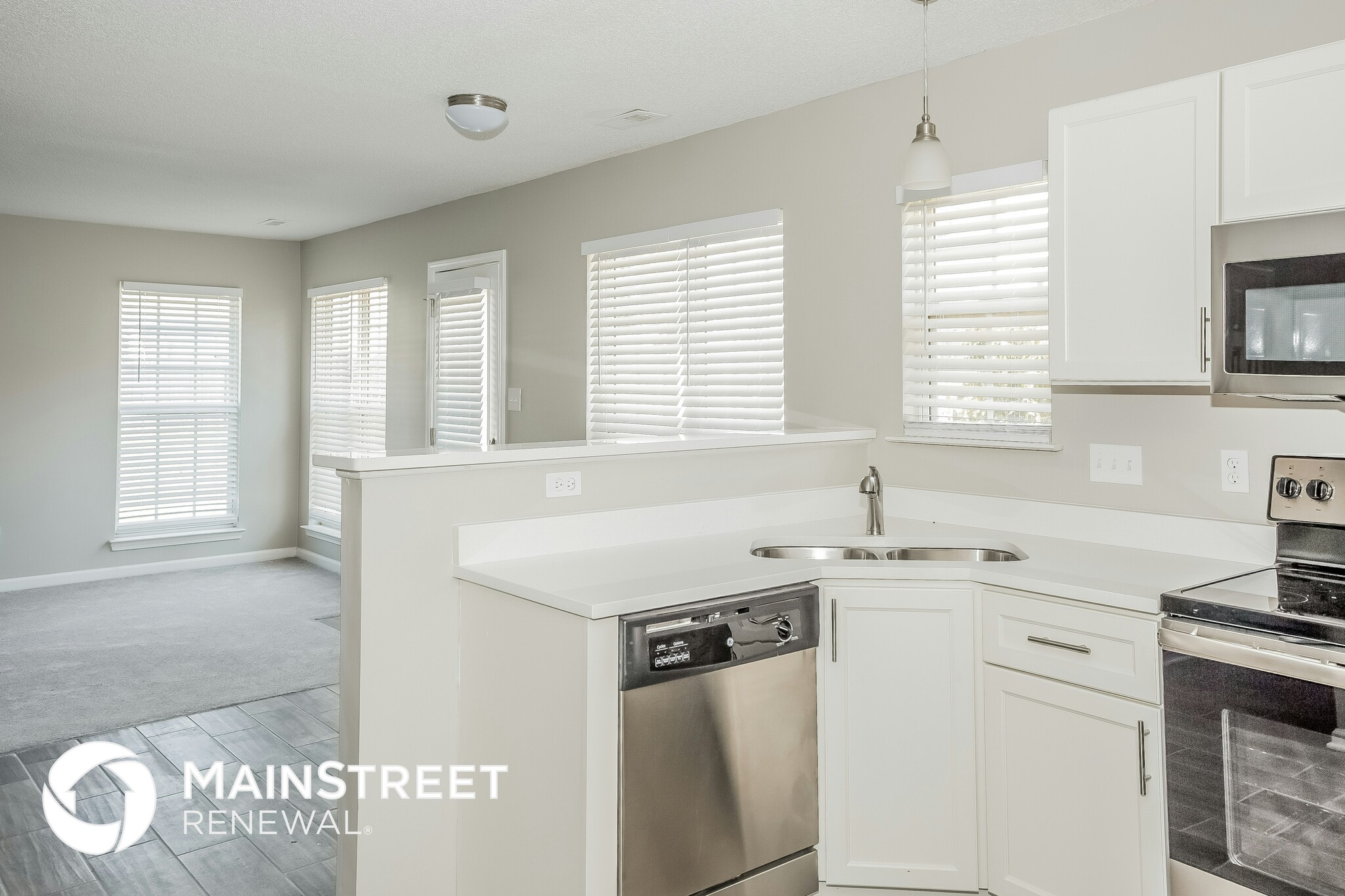 Building Photo - 135 Bellelaine Dr