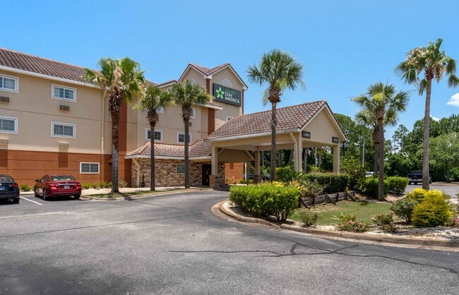 Building Photo - 4615 Opa-Locka Ln