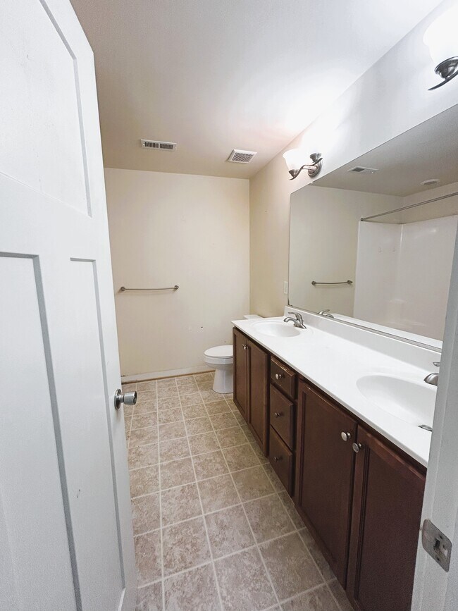 Building Photo - 248 Craftsman Cir