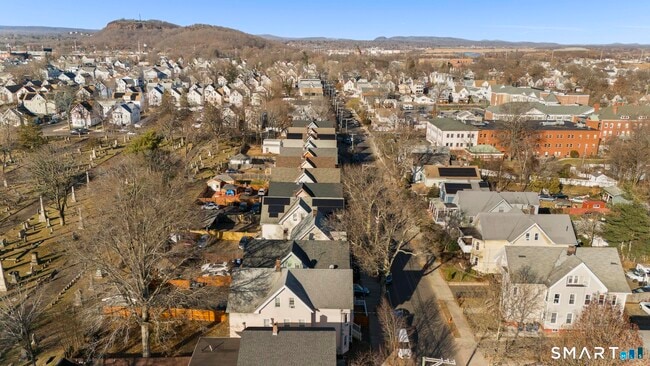 Building Photo - 66 Atwater St