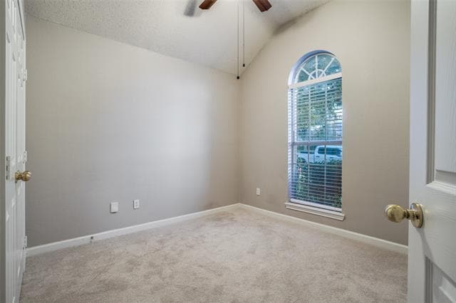 Building Photo - 10000 Queens Rd