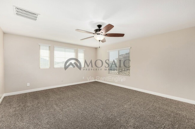 Building Photo - 2464 E Hazeltine Way