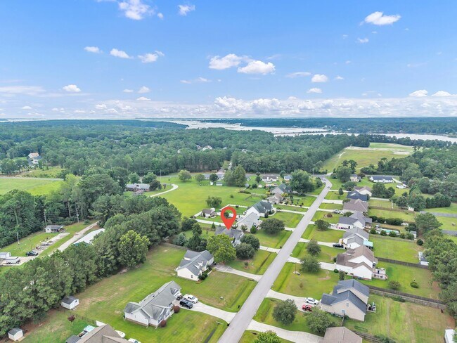 Building Photo - 210 Raven Ridge Ct