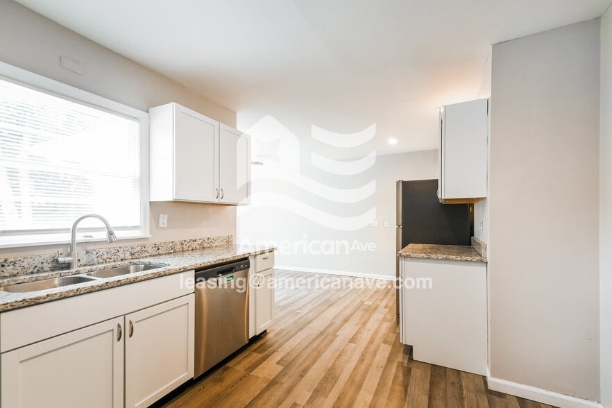 Building Photo - 1030 Crane Ct