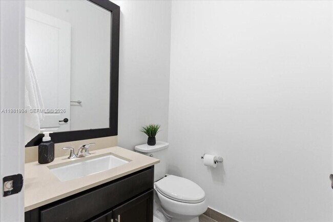 Building Photo - 3407 W 99th Pl