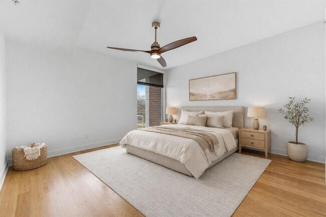 Building Photo - 210 Lee Barton Dr