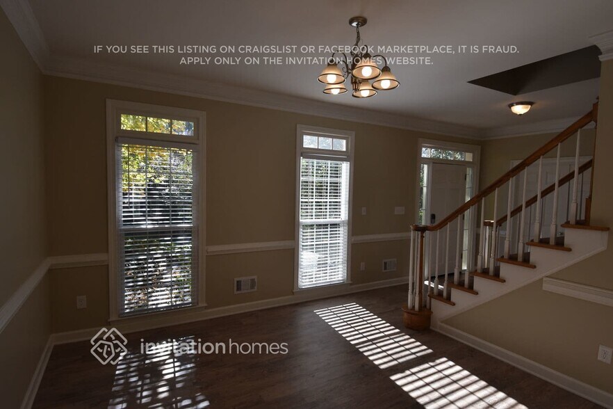 Building Photo - 725 Redlion Run