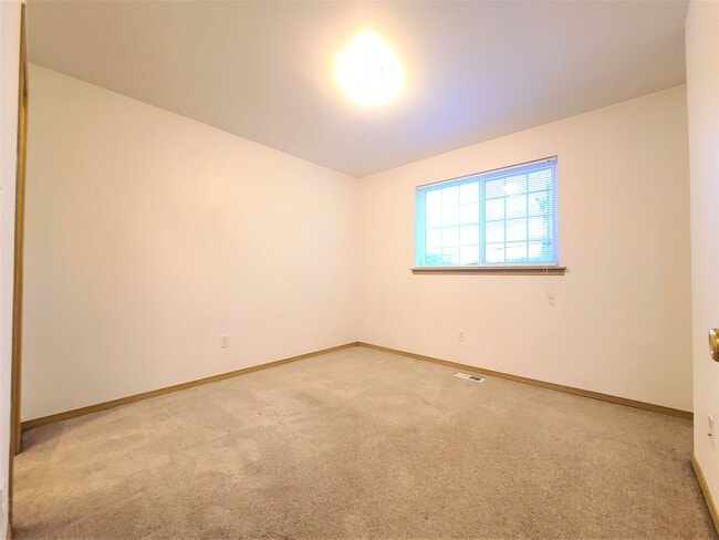 Building Photo - HudDea#7