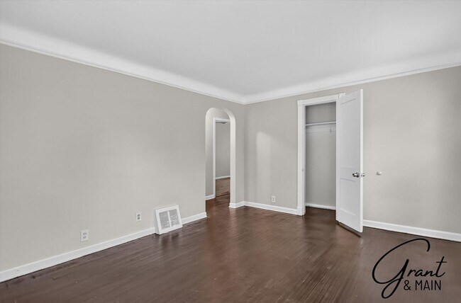 Building Photo - 7726 Beaverland St