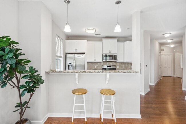 Building Photo - 443 2nd St