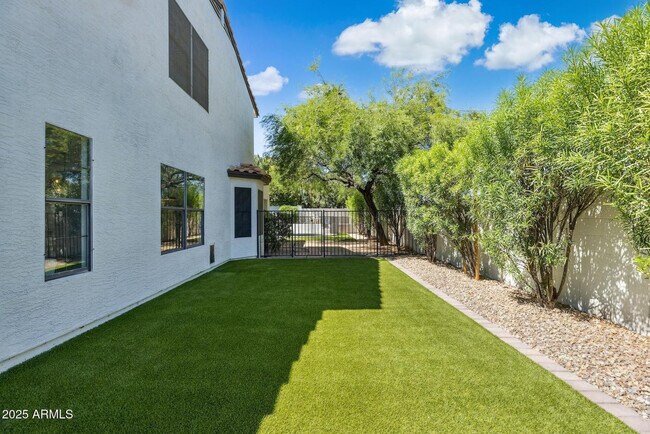 Building Photo - 5556 E Sandra Terrace