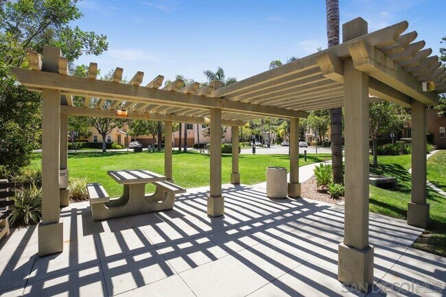 Building Photo - 907 Mira Lago Way
