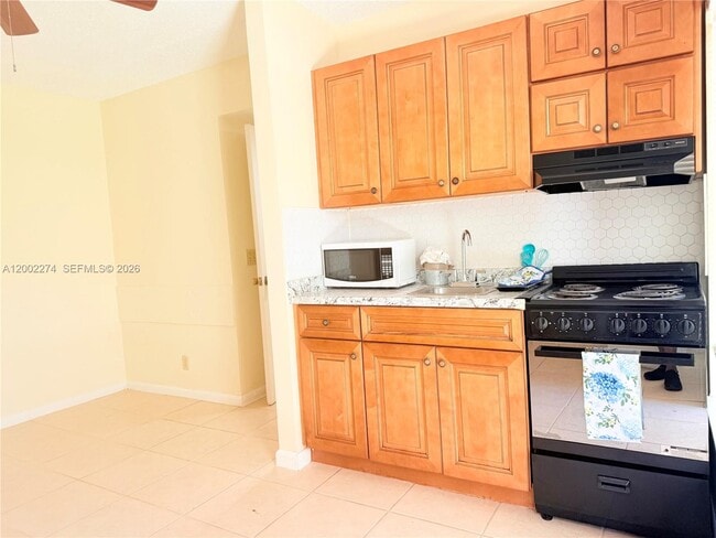 Building Photo - 10620 Sunset Strip