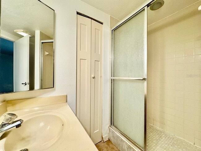 Building Photo - 2636 10th Ct