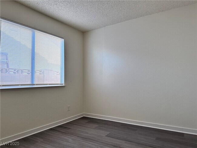 Building Photo - 6517 Chilton Ct