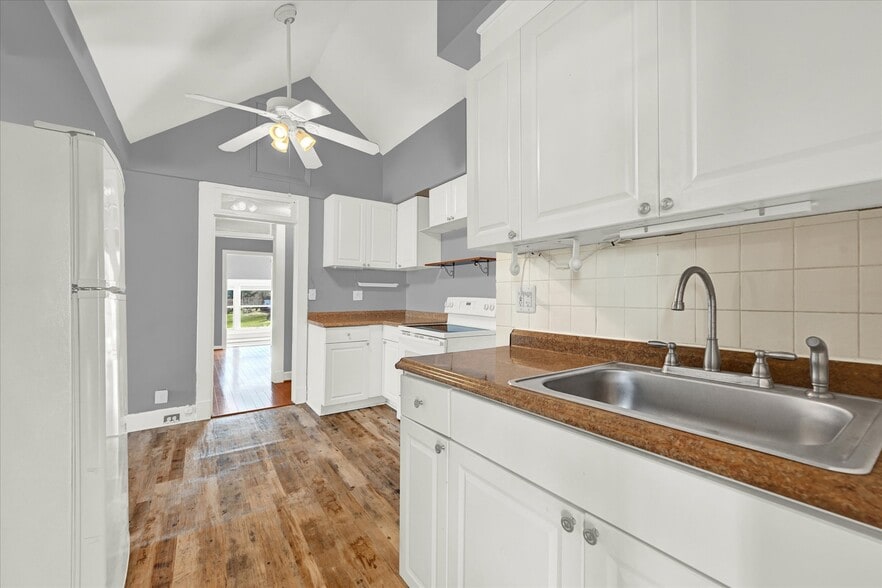 Building Photo - 1301 Rogers Rd