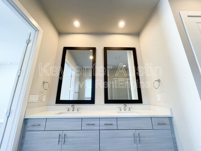 Building Photo - 6112 Seville Dr