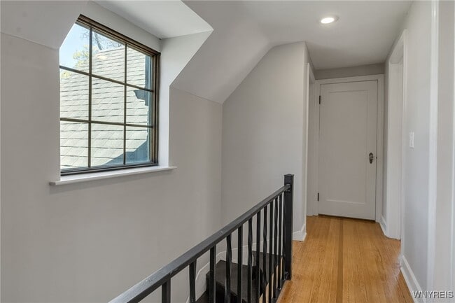 Building Photo - 305 Girard Ave