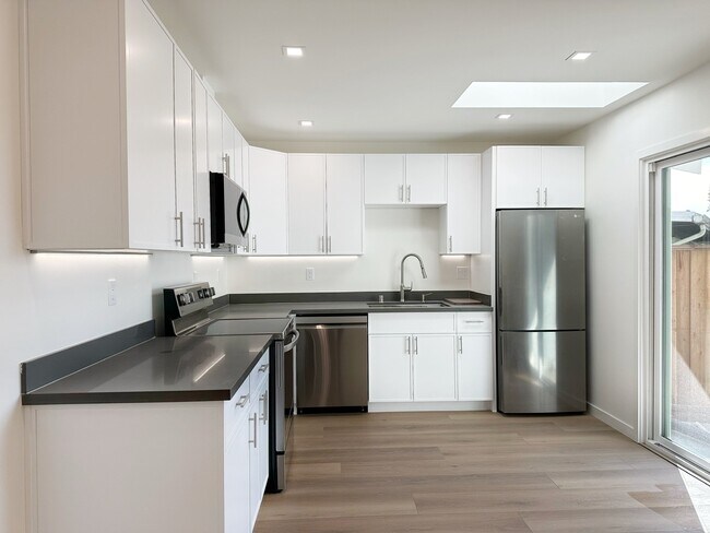 Building Photo - 401 Dolores Wy