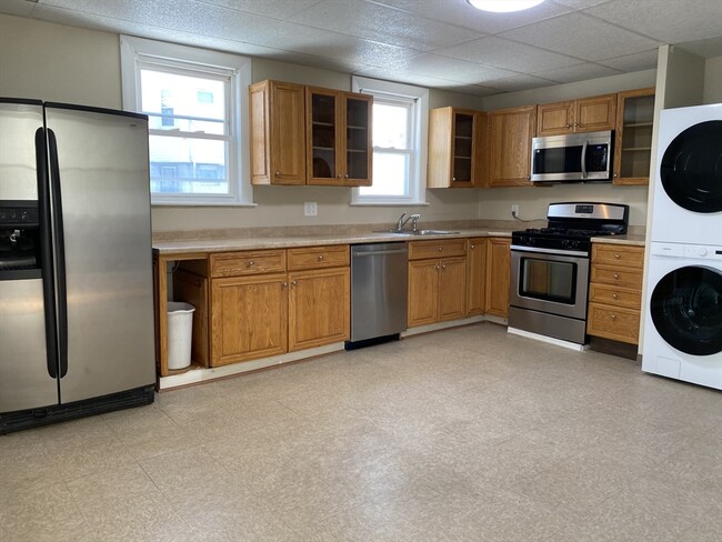 Building Photo - 34 Porter St