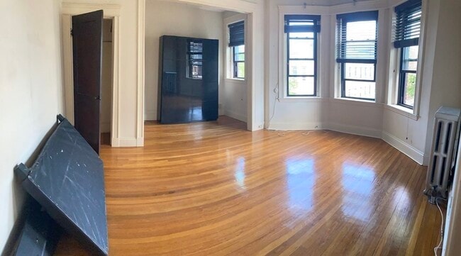 Building Photo - 43 Glenville Ave