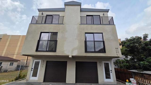 Building Photo - 917 N Ridgewood Pl