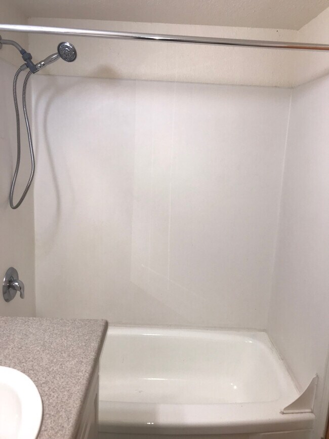 Building Photo - Spacious 1BR w/ Off-Street Parking | Quiet 4-Unit Building + Pet Friendly