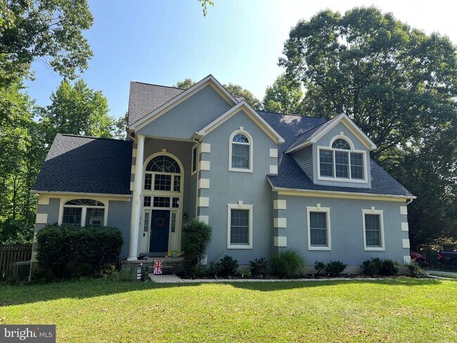 Building Photo - 912 Harmony Ave
