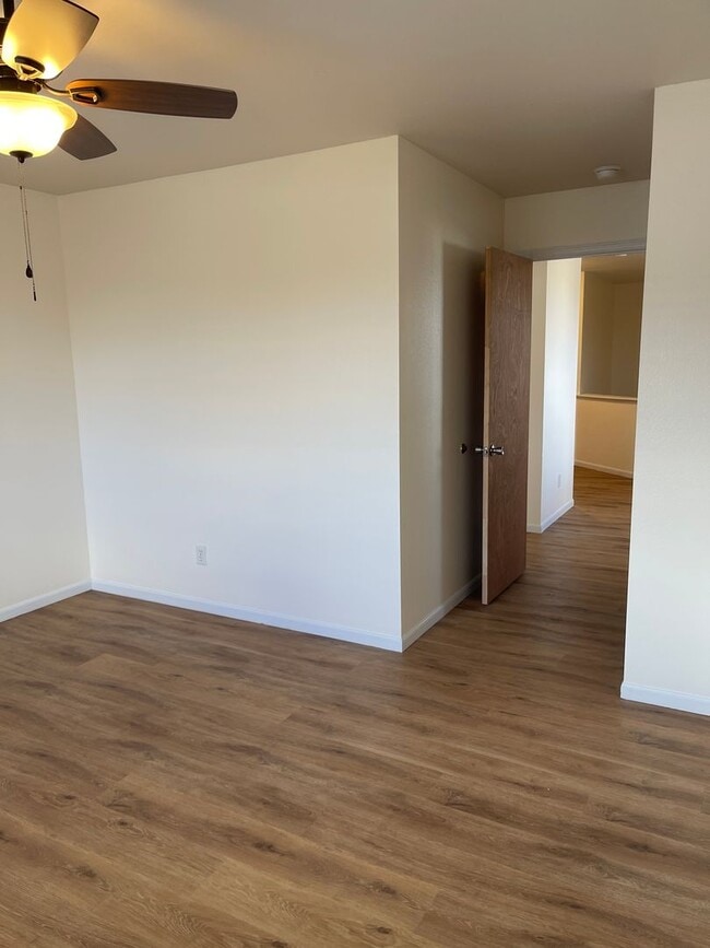 Building Photo - 16830 Huntington Ln