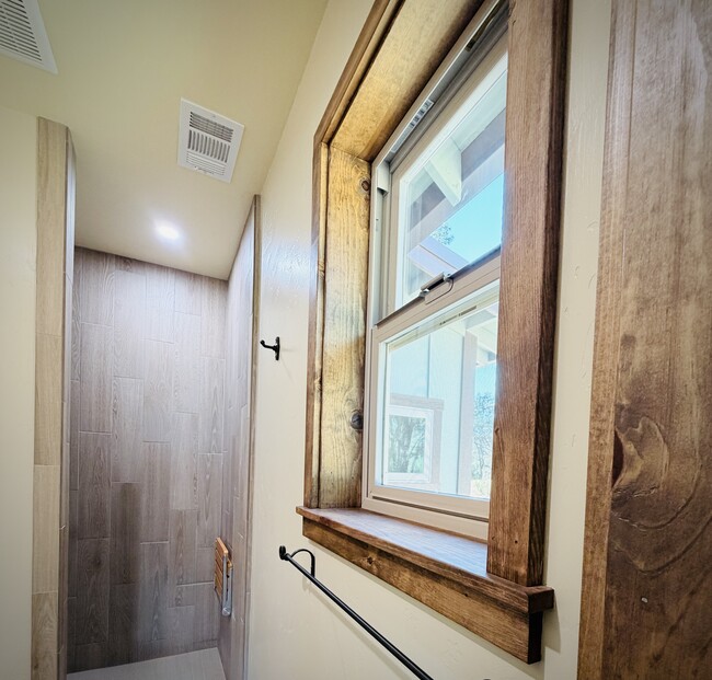 Building Photo - 5333 Wilderness View Dr