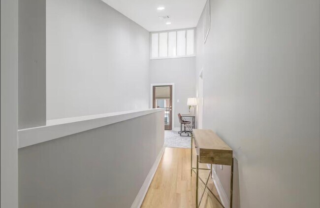 Building Photo - FULLY FURNISHED RENTAL AVAILABLE IN LAFAYETTE!