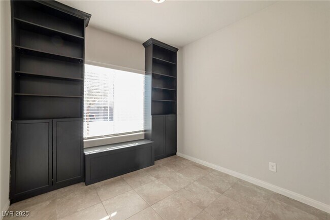 Building Photo - 7957 Rachelis St