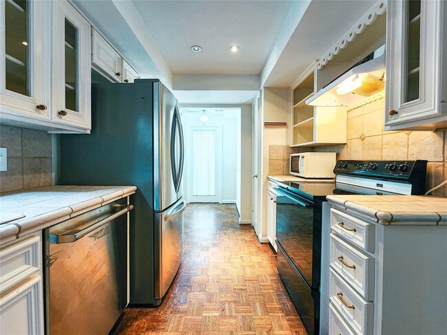 Building Photo - 12 Kings Row
