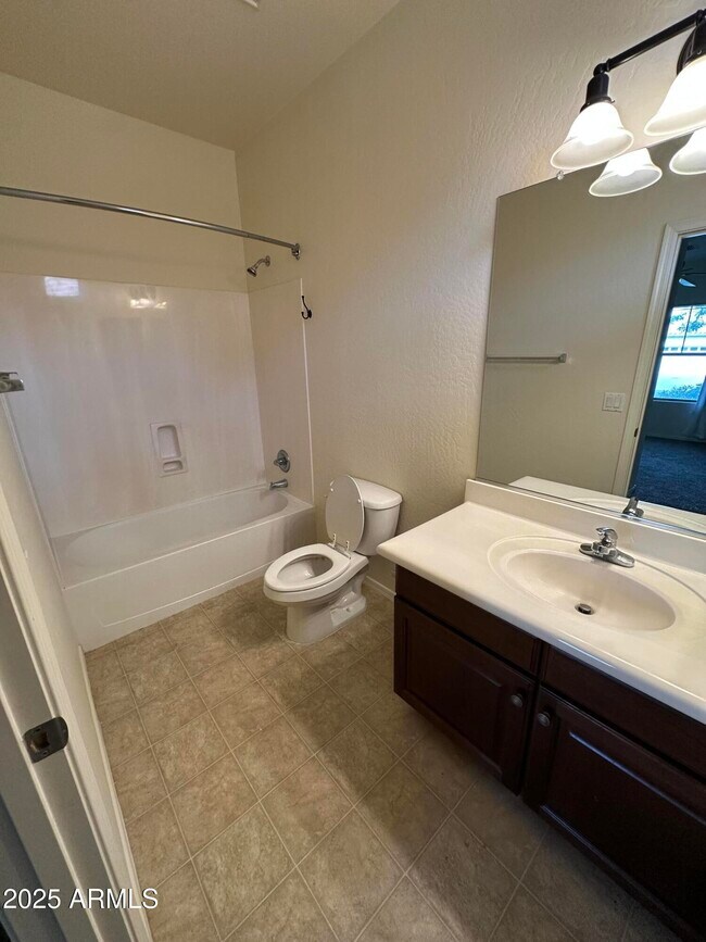 Building Photo - 2653 E Canyon Creek Dr