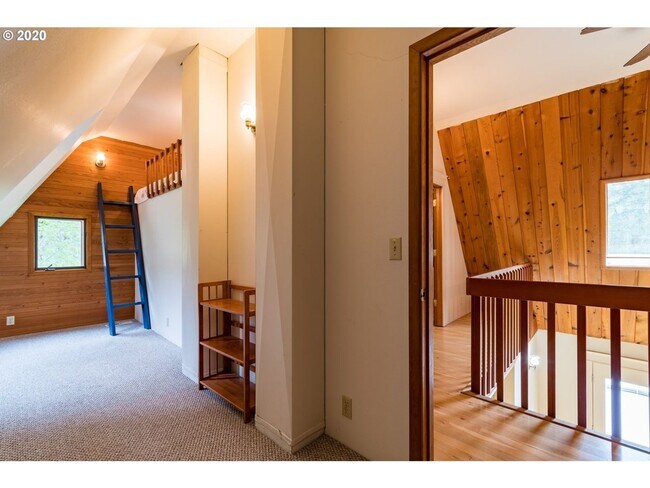 Building Photo - New Price! Custom Home