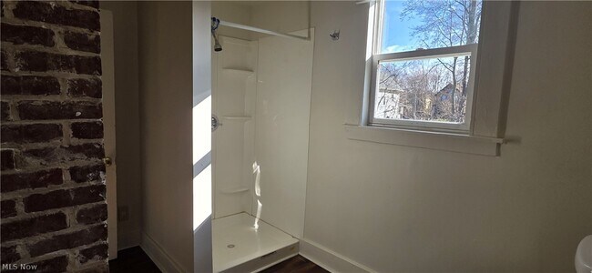 Building Photo - 1235 Bellows St