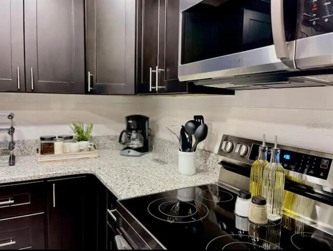 Building Photo - 2798 Club Cortile Cir