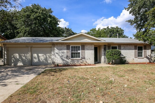 Building Photo - 1307 Columbine Ct