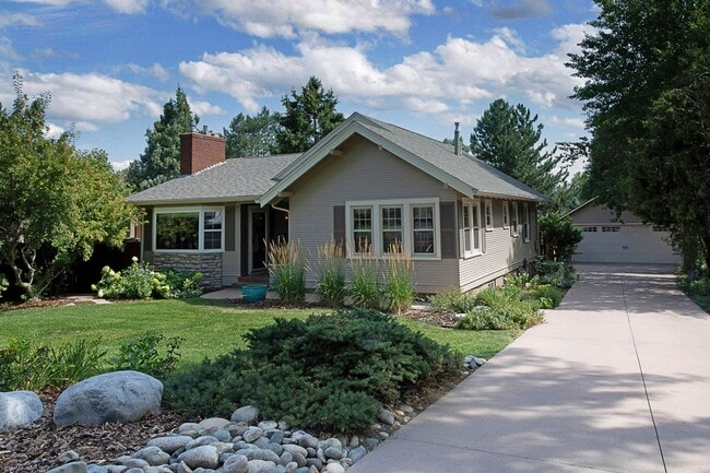 Building Photo - One-of-a-Kind Bungalow Oasis on Poly Drive...