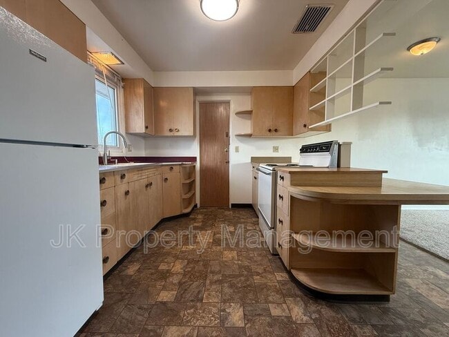 Building Photo - 1223 Smelter Ave NE