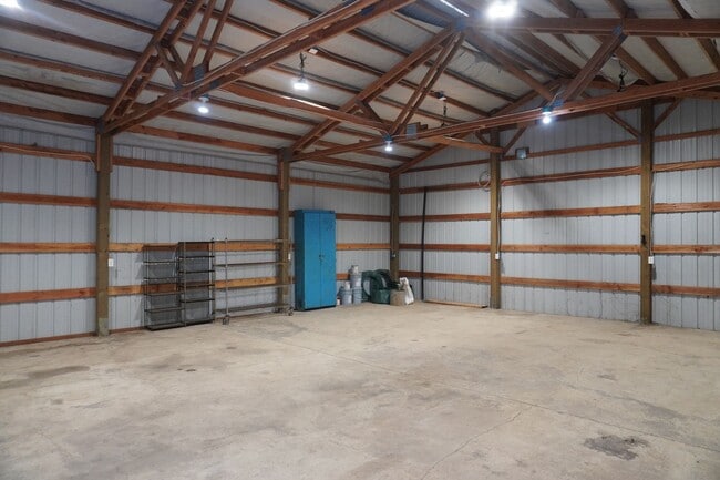 Building Photo - 27413 NE Falls Rd