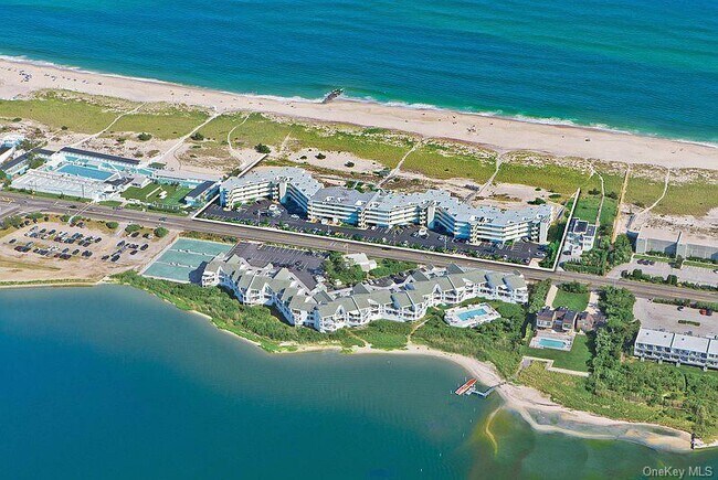 Building Photo - 250 Dune Rd