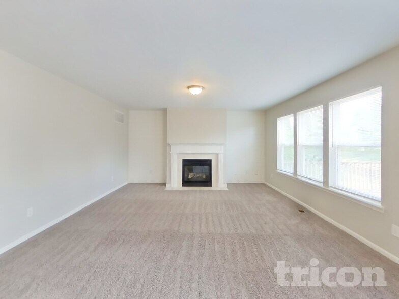 Building Photo - 6612 Smithfield Dr