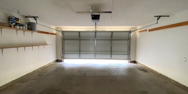 Building Photo - 3Bed/2Bath in Mcallen TX Now Available ( T...