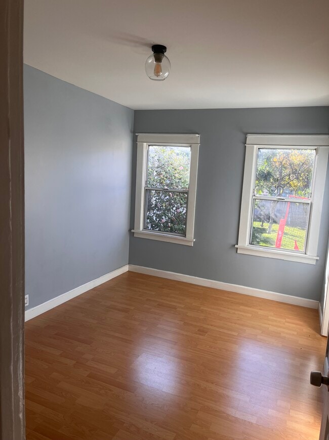 Building Photo - 1345 N Pacific Ave