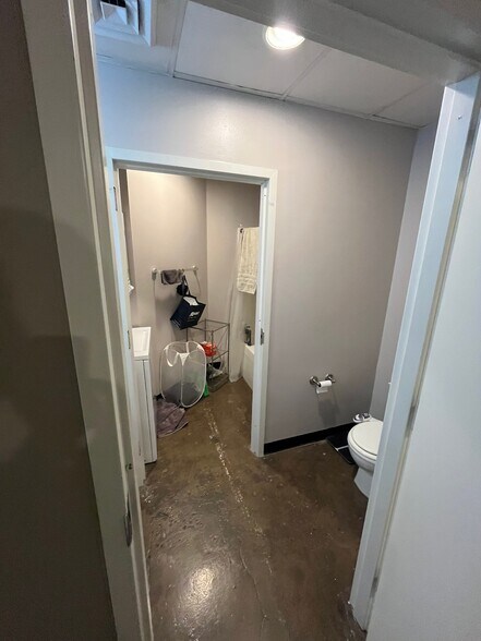 Building Photo - 201 Hull St