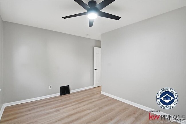 Building Photo - 128 Mounds Ave