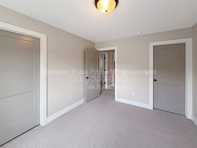 Building Photo - 8423 W Brooks Dr