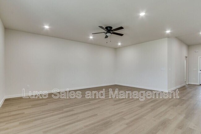 Building Photo - 8305 NW 163rd Ter